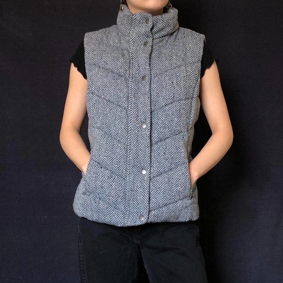 GAP Puffer Vest - Picture 1 of 4